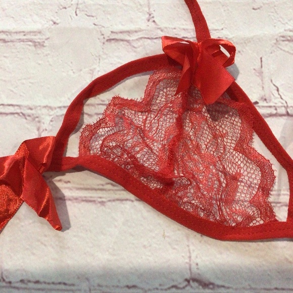 Sexy Red Strappy Lace Bra and Panty Lingerie Set - Size Small - Picture 4 of 7